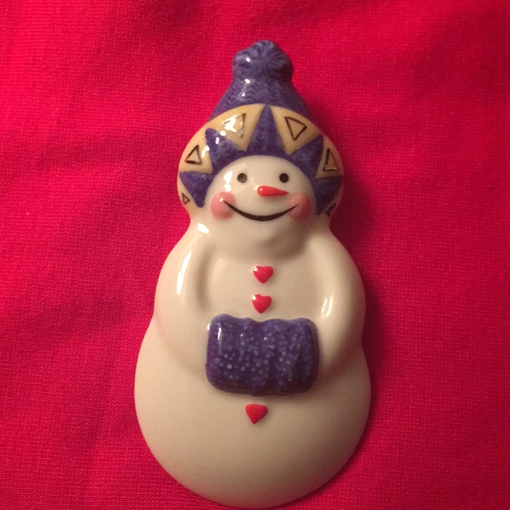Snowman pin
